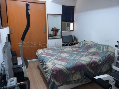 Apartamento Con Excelente Mantenimiento Y En Edificio En Muy Buenas Condiciones San Luis 24-9708 - Jca