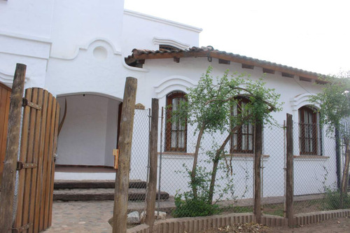 Arguello Casa Estilo Colonial Con Pileta.