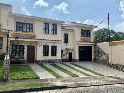 Townhouse En El Rincon, Naguanagua. Residencia Los Totumitos. (sosca-31)