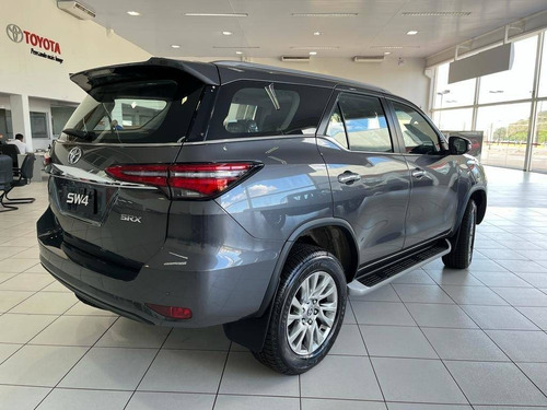 Imagem 6 de 15 de Toyota Hilux Sw4 2.8 D-4d Turbo Diesel Srx 7l 4x4