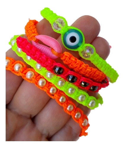 Imagem 1 de 2 de Pulseira Nome Letrinha Personalizada Colorida Praia Verão