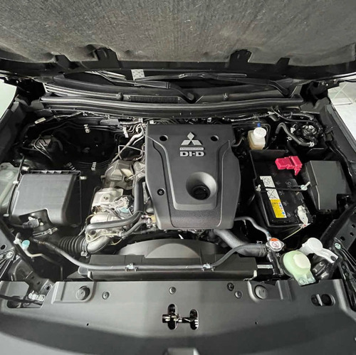 Imagen 8 de 15 de Chevrolet S10 Mitsubishi L200 At 4x4 Okm