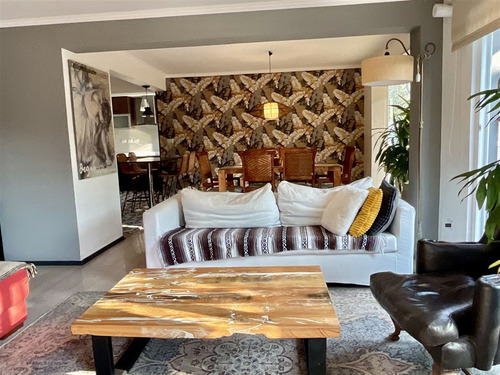 Casa En Venta De 4 Dorm. En Las Condes
