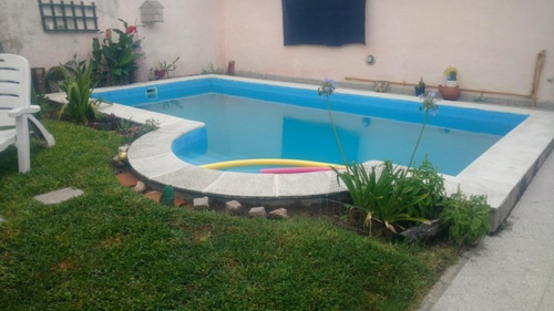 Imagen 3 de 23 de Casa Con Piscina, Cochera Y 4 Dormitorios Zona Puente Santo Tomé.