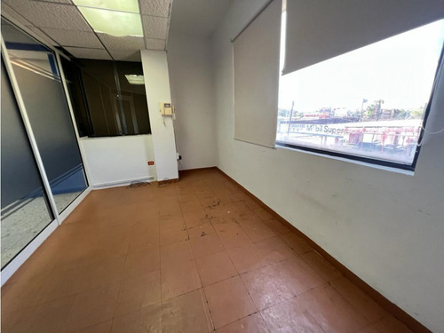 2ndo Y 3er Piso Para Uso Mixto En Renta En Jardines Del Contry, Mty.