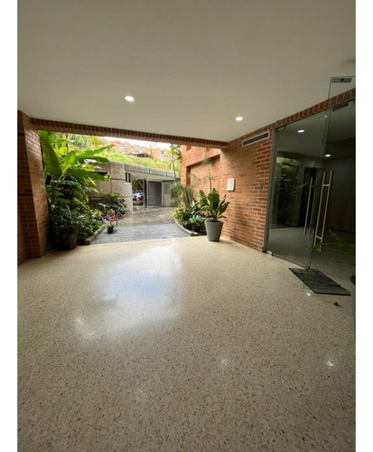 Apartamento Ubicado En La Urbanización Loma Linda