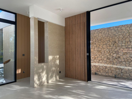 Casa En Venta 3 Dormitorios Barrio San Ramiro - Pilar Del Este
