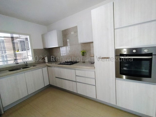 Imponente Townhouse En Venta Karol Home Av. Aragua Con Pozo De Agua Keg2331055