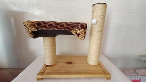 Rascador Y Cama Para Tu Gato. Muy Cómodo Y De Buena Calidad
