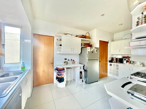 Oportunidad Gran Casa A Pasos De La Playa En Venta, Cachagua