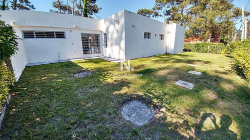 Casa En Venta Playa Mansa 3 Dormitorios- Ref: 1620