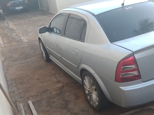 Imagem 2 de 11 de Chevrolet Astra Sedan Gm/sedan Advantage