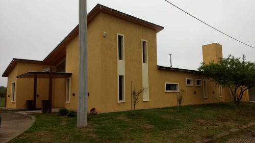 Imagen 1 de 9 de Villa Retiro / C. Tirolesa - Colonia Norte - Casa 3 Dorms En Barrio Cerrado En Venta