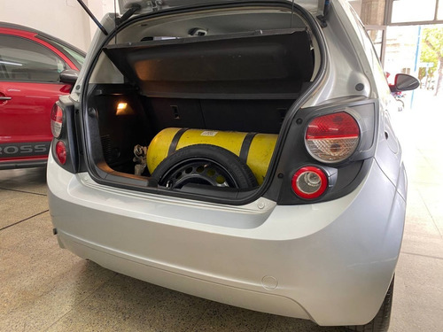 Imagen 6 de 13 de Chevrolet Sonic 1.4 Lt C/gnc. Año 2012