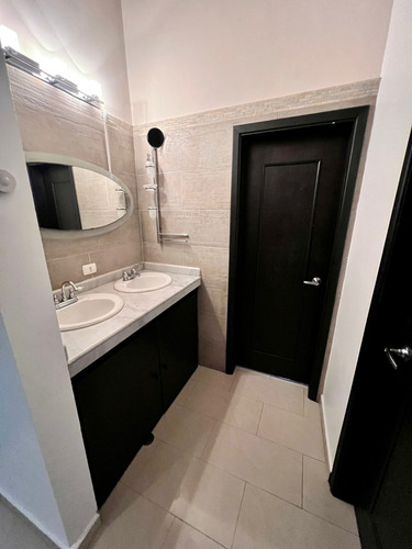 Imagen 8 de 14 de Venta O Alquiler Townhouse El Bosque Valencia