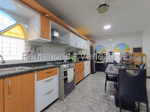 Casa De Amplios Espacios Amoblada En Urb. Lourdes. Ljsa 25-13114