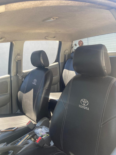 Camioneta Toyota Hilux Sr. 2.7 4x2, Negra