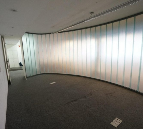 Oficina En Alquiler En El Centro. Muy Buen Piso De 230 M2