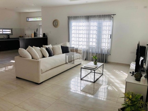 Imagen 8 de 22 de Excelente Casa Moderna En Venta En Barrio Parque