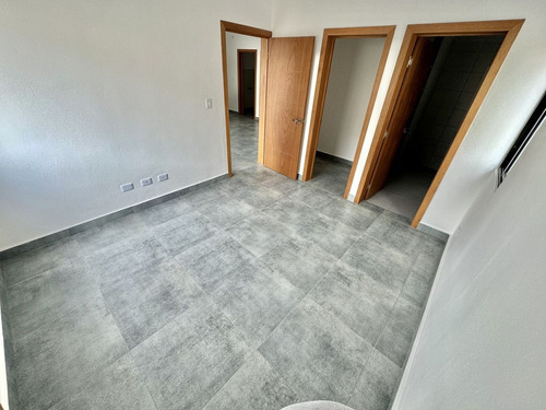 Apartamento Nuevo En Evaristo Morales
