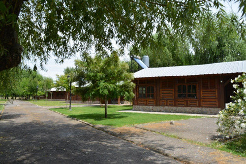 Imagen 14 de 30 de Venta De Hermoso Complejo De Cabañas Con Galpón En Guernica