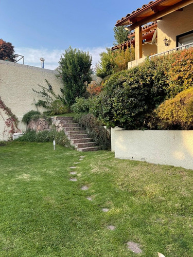 Imagen 4 de 16 de Vendo Preciosa Casa Con Lindos Jardines Y Piscina