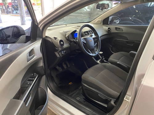 Imagen 9 de 13 de Chevrolet Sonic 1.4 Lt C/gnc. Año 2012