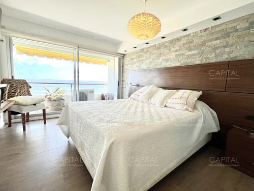 Apartamento En Venta En Edificio Espigon Frente Al Puerto