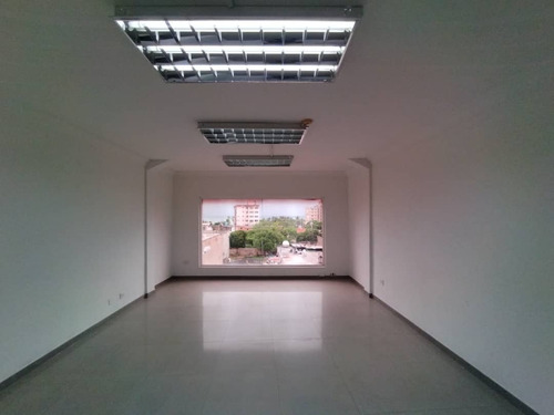 Imagen 2 de 10 de Oficinas En Alquiler - Edif. Punto Empresarial Bolívar, Av. Bolívar Municipio Mariño Nueva Esparta