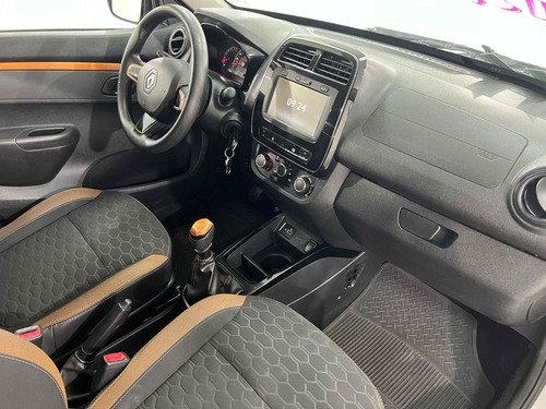 Renault Kwid 1.0 12V SCE FLEX OUTSIDER MANUAL
