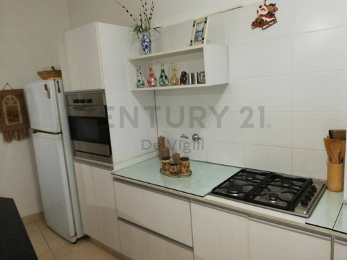 Imagen 3 de 19 de Venta Excelente Casa - Saavedra 1100