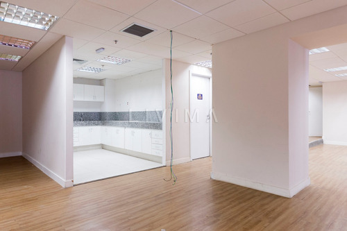 Imagem 6 de 13 de Sala Comercial Para Alugar Na Avenida Treze De Maio 23, Centro, Rio De Janeiro - Rj - Liv-5245