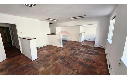 Oficina En Paseo Huérfanos, Gran Ubicación