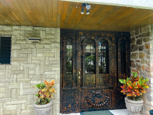 Casa En Venta En Fraccionamiento Villa Satelite La Calera