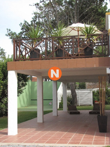 Casa En Venta Y Alquiler, Pinares, Punta Del Este, 4 Dormitorios.- Ref: 208042
