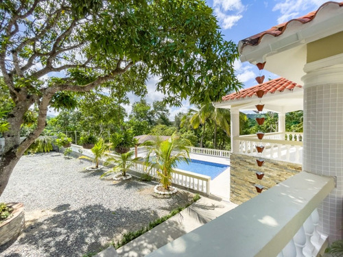 Vendo Villa Entre Dos Ríos: Río Isabela Y Sabana Mina. Localizada En Proyecto Colinas De Minas, Villa Altagracia, Republica Dominicana