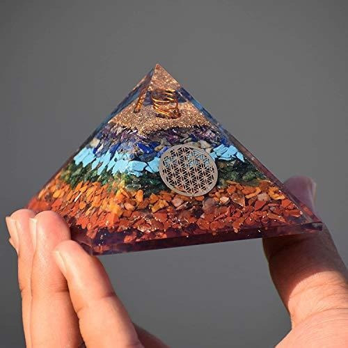 Pirámide Real Crystal Seven Chakra Orgone Pyramid - 7 Chakr