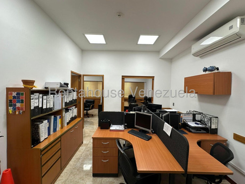 Sq Oficina En Venta En Los Palos Grandes D25-22452s