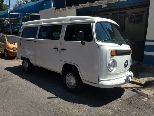 Imagem 3 de 15 de Volkswagen Kombi 2003 1.6 Std 3p Gasolina