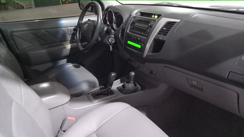 Imagen 10 de 15 de Toyota Hilux 2010 3.0 I Srv Cab Doble At 4x4 Cuero Traut
