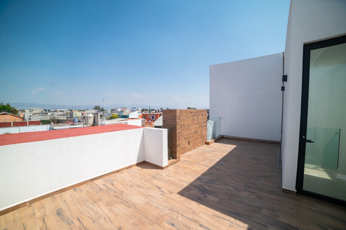 Venta De Casa En Privada Villa Esmeralda