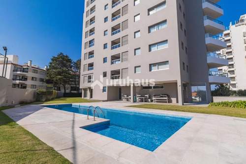 Alquiler Apartamento Tres Dormitorios Playa Brava Edificio Brava Biarritz