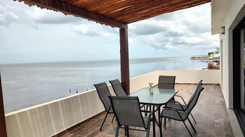 Casa En Venta Merida, Playa Chabihau De 1 Planta Frente Al Mar, Entrega Inmediata.