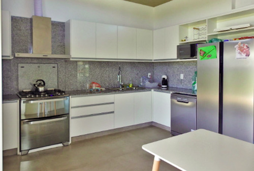 Casa En Venta De 4 Dormitorios En Manantiales