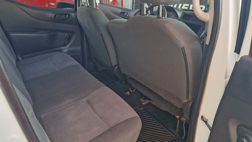 Nissan NP300 2.5 Doble Cabina S Aa Pack Seg Mt