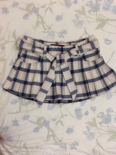 Falda Mini,talla 3, 96% Algodon,marca:hollister,escosesa.