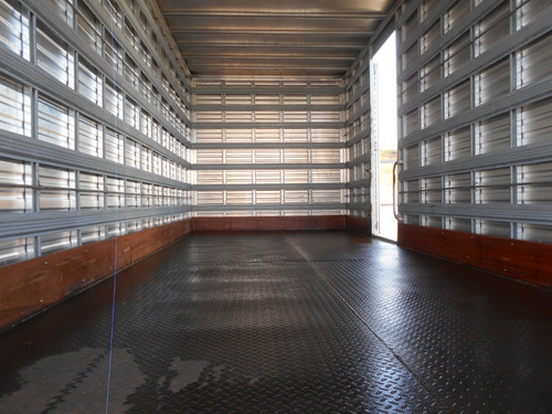 Imagem 9 de 15 de Volkswagen 11.180 2020 Baú Carga Seca