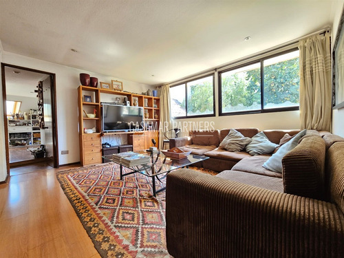 Casa En Venta De 6dor-3baño, + Svs, Lo Barnechea