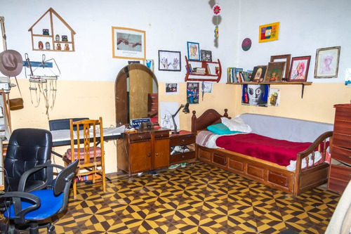 Casa 3 Dormitorios, 2 Coch., Barrio Mariano Comas