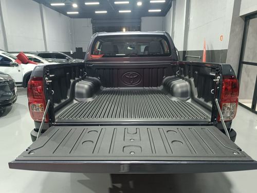 Toyota Hilux 2.8 D-4D TURBO DIESEL CD SR 4X4 AUTOMÁTICO